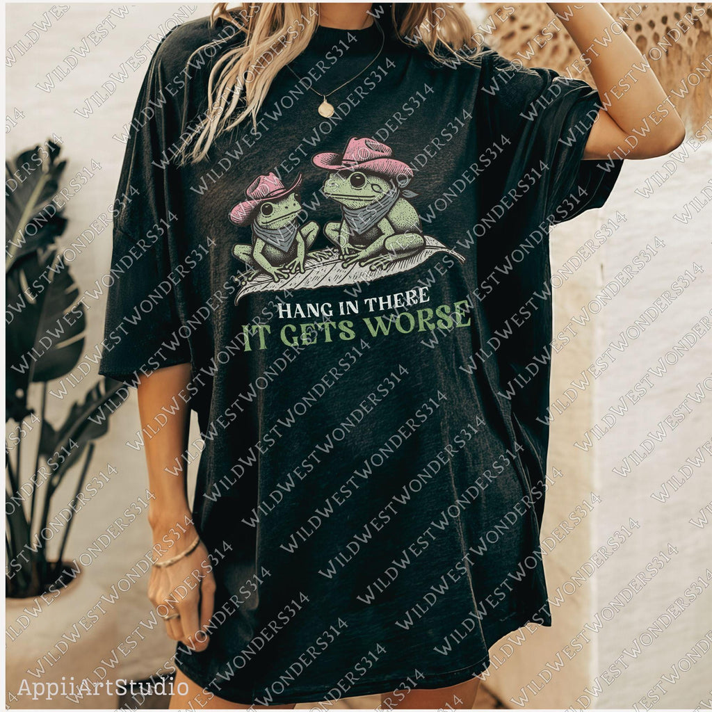 Mental health quote Png - Funny Western design for sublimation - Funny Frog Duo "Hang In There, It Gets Worse" - Sarcastic Retro Animal PNG
