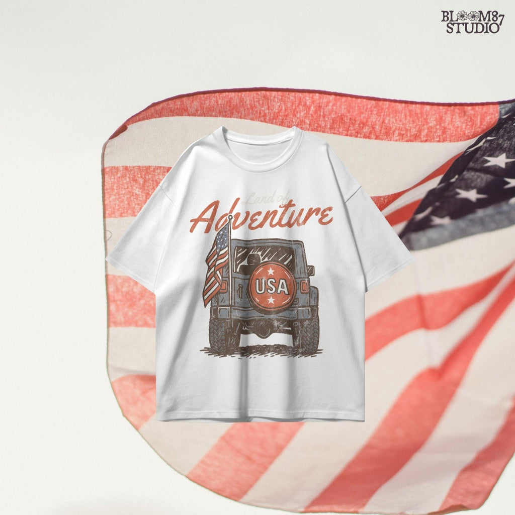 “Illustration of a patriotic Jeep with USA spare tire and American flag, perfect for summer adventure and Fourth of July celebrations.”