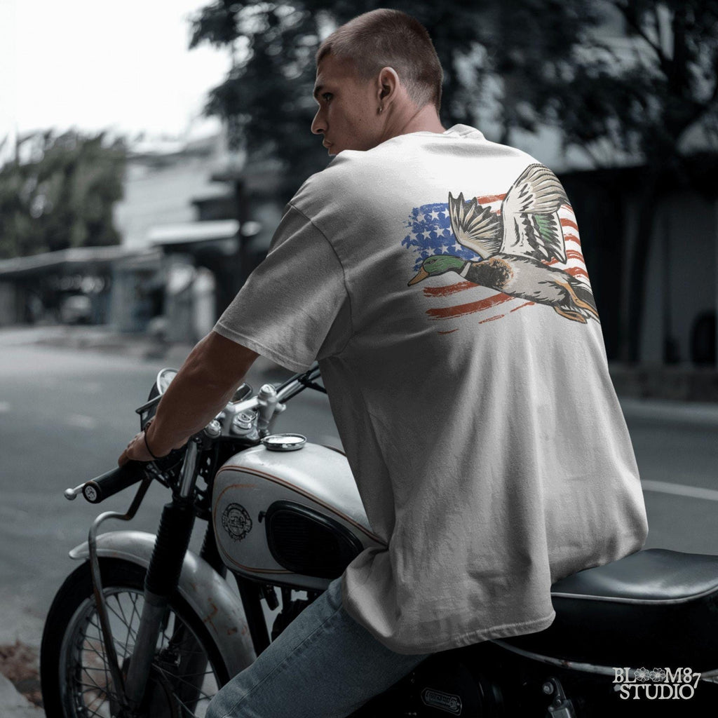 usa hunting graphic, patriotic duck hunter, duck over flag png, outdoorsman apparel file, rustic duck wall art, father’s day duck png, mallard decal design, digital shirt art for hunters, wildlife shirt sublimation