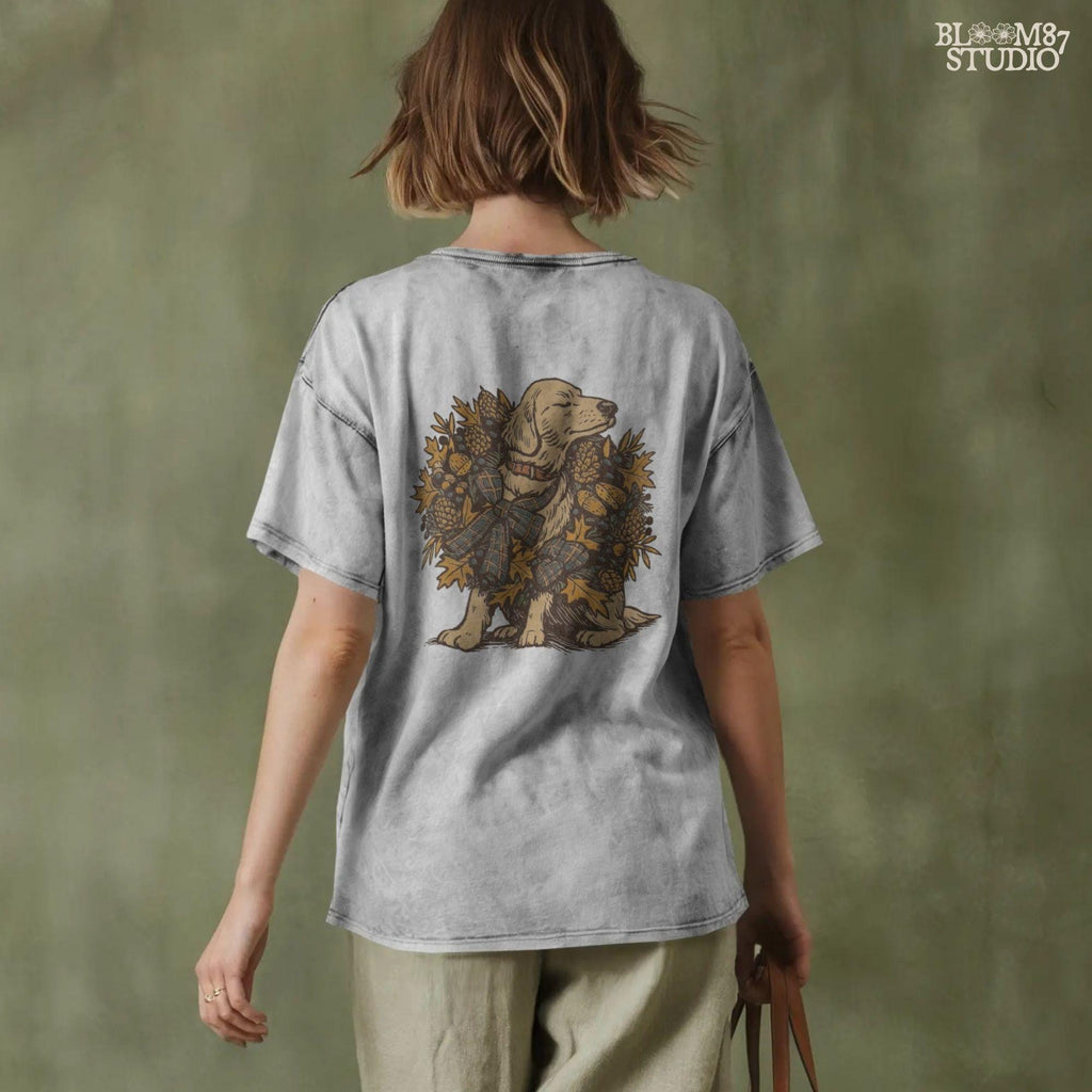 Solid version: Fall dog PNG of golden retriever with autumn wreath, pinecones, acorns, rustic thanksgiving clipart.
Distressed version: Vintage golden retriever fall dog illustration with rustic autumn leaves wreath, thanksgiving sublimation PNG.